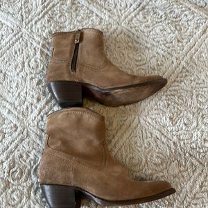 Frye short, zip booties TAN suede size 8